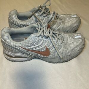 Nike Max Air  Torch 4 Running Shoes Women’s Low-Top, Size 7.5